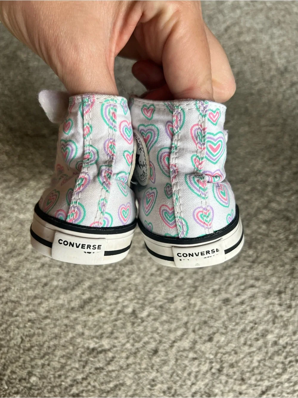 Converse Sneakers Toddler Girls Size 8 High Top Pink Heart Print Chuck Taylor